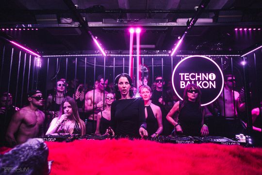 VTSS | Techno Balkon | Hala Olivia