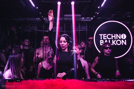 VTSS | Techno Balkon | Hala Olivia