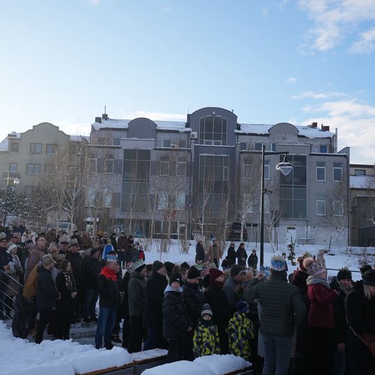 Orszak Trzech Króli w Sierakowicach. Za gwiazdą podążali Mędrcy ze Wschodu i tłumy wiernych