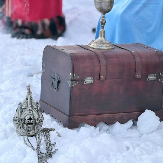 Orszak Trzech Króli w Sierakowicach. Za gwiazdą podążali Mędrcy ze Wschodu i tłumy wiernych