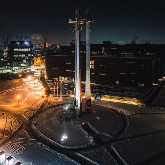 serce ze zniczy na Placu Solidarności, Gdańsk 2026