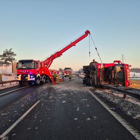 wypadek ciężarówki ze zbożem na Obwodnicy Trójmiasta w Gdańsku