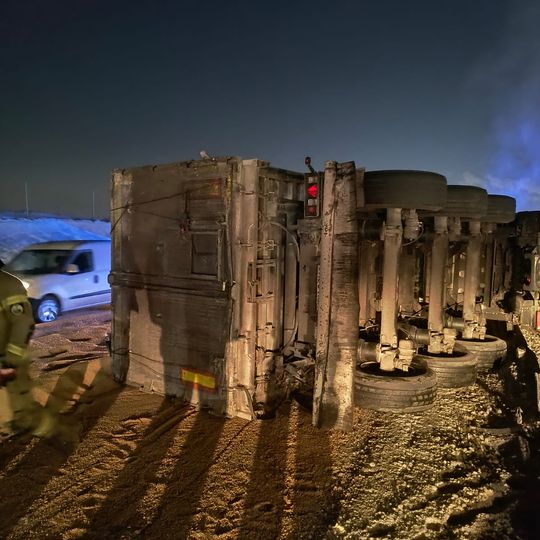 wypadek ciężarówki ze zbożem na Obwodnicy Trójmiasta w Gdańsku