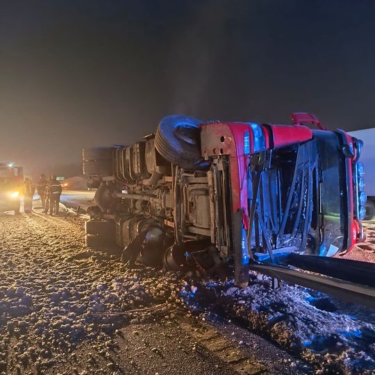 wypadek ciężarówki ze zbożem na Obwodnicy Trójmiasta w Gdańsku