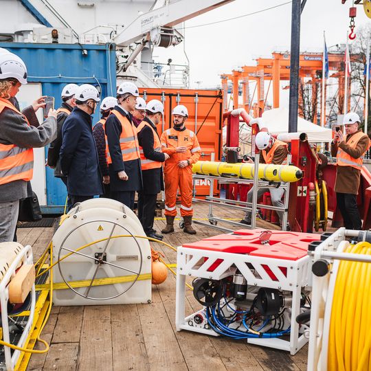 wizyta Andrzeja Domańskiego i Arkadiusza Marchewki na pokładzie statku Amber Cecylia, Gdańsk 2026