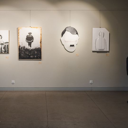 „Prawdy Pamięci” - wystawa antyfaszystowskich artystów z Toskanii w Oliwskim Ratuszu Kultury