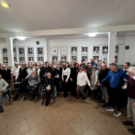 wernisaż wystawy „Mężczyzna w koszuli – oblicze godności”, Słupsk 2026