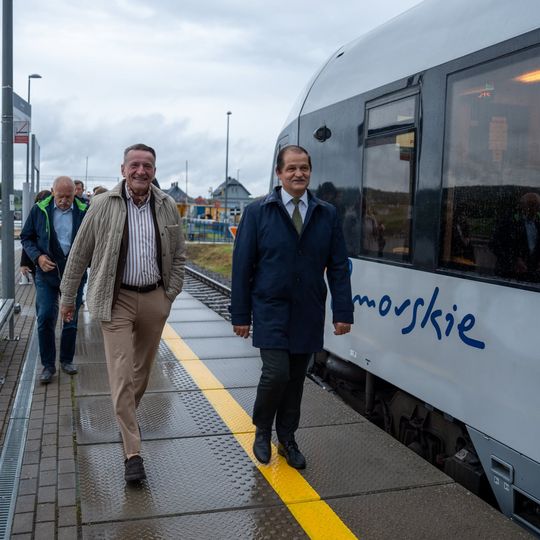 pociąg na trasie Somonino-Kartuzy