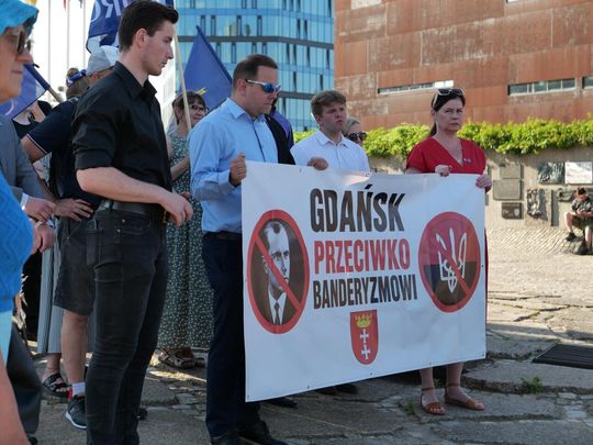 „Gdańsk przeciwko banderyzmowi”. Manifestacja przy Pomniku Poległych Stoczniowców
