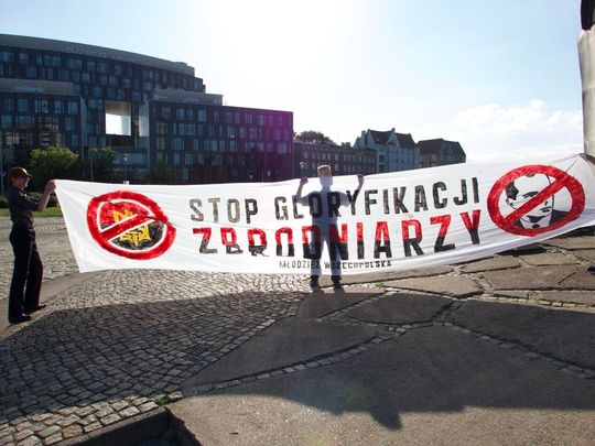 „Gdańsk przeciwko banderyzmowi”. Manifestacja przy Pomniku Poległych Stoczniowców