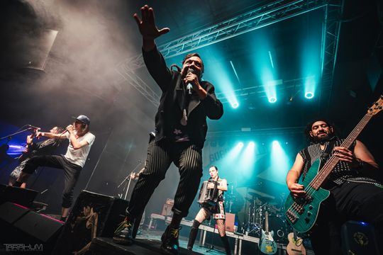 Gogol Bordello w B90