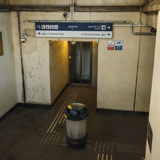płatny parking i zniszczony tunel, dowrzec PKP Gdańsk Oliwa, 2026