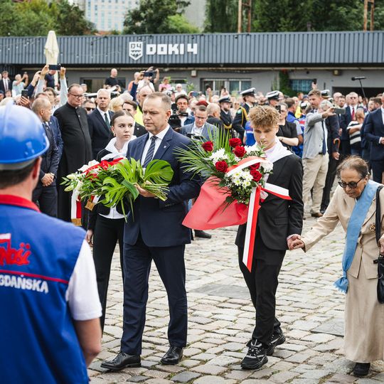 złożenie kwiatów przez Karola Nawrockiego w 46. rocznicę Porozumień Sierpniowych, Gdańsk 2026