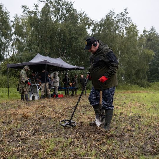 prace badawcze na terenie obozu norweskich policjantów pod Sztutowem