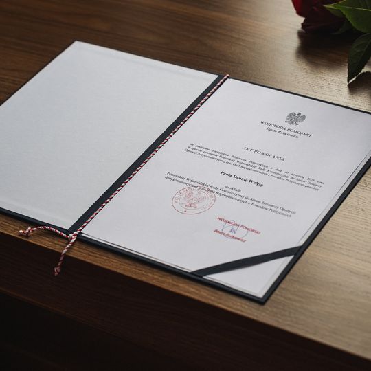 wręczenie Danucie Wałęsie nominacji do Pomorskiej Rady Konsultacyjnej ds. Działaczy Opozycji Antykomunistycznej