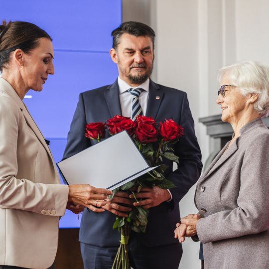wręczenie Danucie Wałęsie nominacji do Pomorskiej Rady Konsultacyjnej ds. Działaczy Opozycji Antykomunistycznej