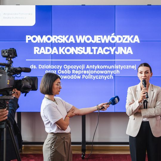 wręczenie Danucie Wałęsie nominacji do Pomorskiej Rady Konsultacyjnej ds. Działaczy Opozycji Antykomunistycznej