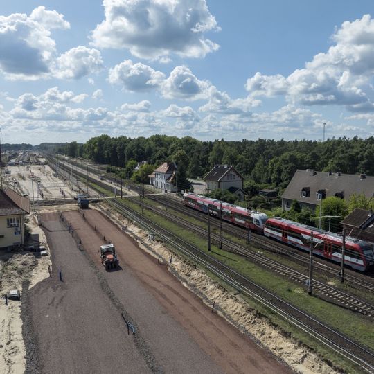 prace w Maksymilianowie realizowane są przy zachowanym ruchu kolejowym