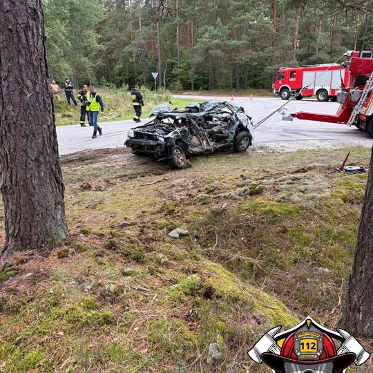 Dwie osoby zginęły w wyniku zderzenia dwóch samochodów ciężarowych i osobówki w powiecie człuchowskim. Do wypadku doszło w czwartek, 17 września między Przechlewem a Koczałą.