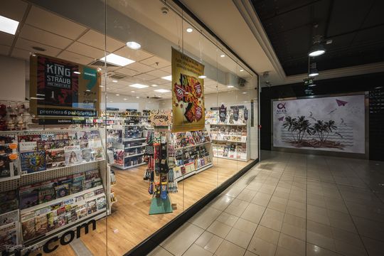 Galeria Alfa znika w oczach. Działają już tylko 3 sklepy