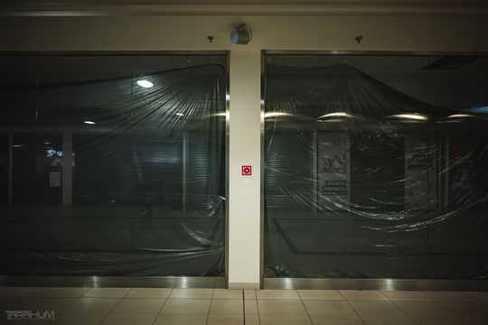 Galeria Alfa znika w oczach. Działają już tylko 3 sklepy