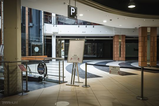 Galeria Alfa znika w oczach. Działają już tylko 3 sklepy