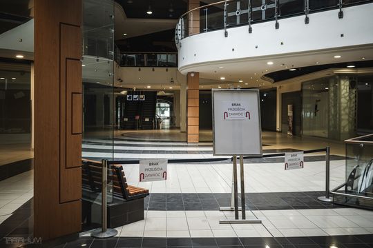 Galeria Alfa znika w oczach. Działają już tylko 3 sklepy