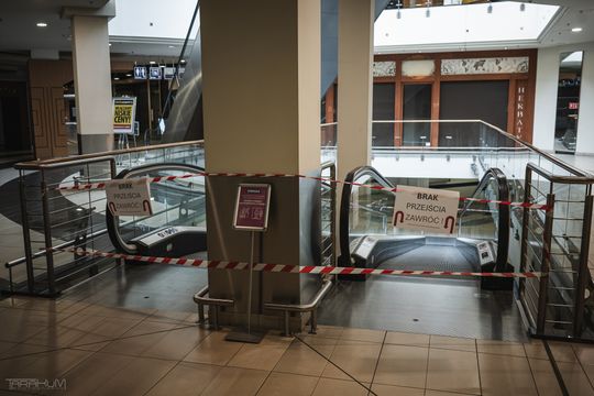 Galeria Alfa znika w oczach. Działają już tylko 3 sklepy