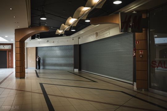 Galeria Alfa znika w oczach. Działają już tylko 3 sklepy