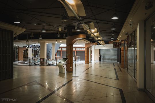 Galeria Alfa znika w oczach. Działają już tylko 3 sklepy