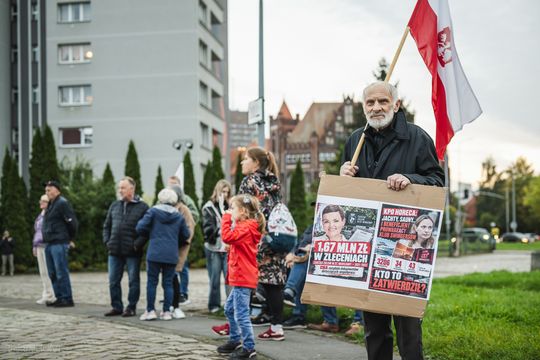 Antyrządowy marsz w trzecią rocznicę wyborów 15 października