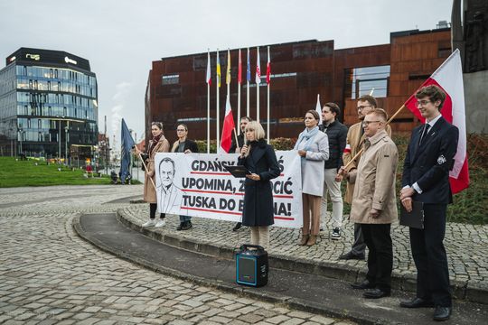 Antyrządowy marsz w trzecią rocznicę wyborów 15 października