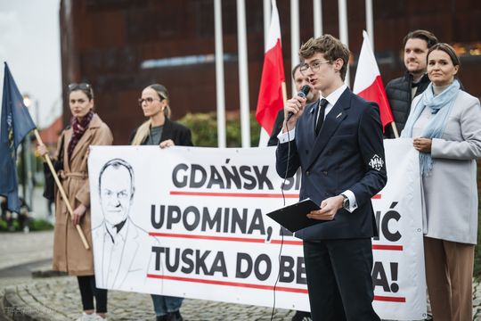 Antyrządowy marsz w trzecią rocznicę wyborów 15 października