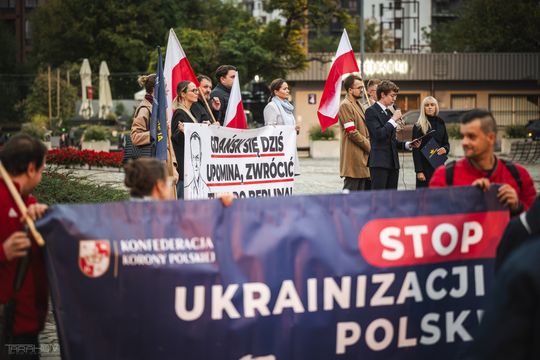 Antyrządowy marsz w trzecią rocznicę wyborów 15 października