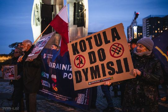 Antyrządowy marsz w trzecią rocznicę wyborów 15 października
