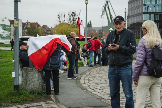 Antyrządowy marsz w trzecią rocznicę wyborów 15 października