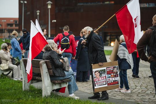 Antyrządowy marsz w trzecią rocznicę wyborów 15 października