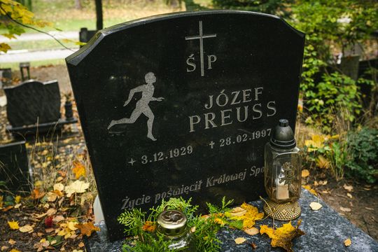 Znani, zasłużeni i niezapomniani. Odwiedzamy ich groby na gdańskich cmentarzach