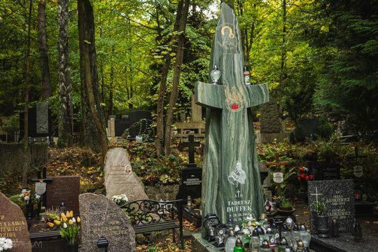 Znani, zasłużeni i niezapomniani. Odwiedzamy ich groby na gdańskich cmentarzach