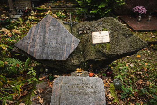 Znani, zasłużeni i niezapomniani. Odwiedzamy ich groby na gdańskich cmentarzach
