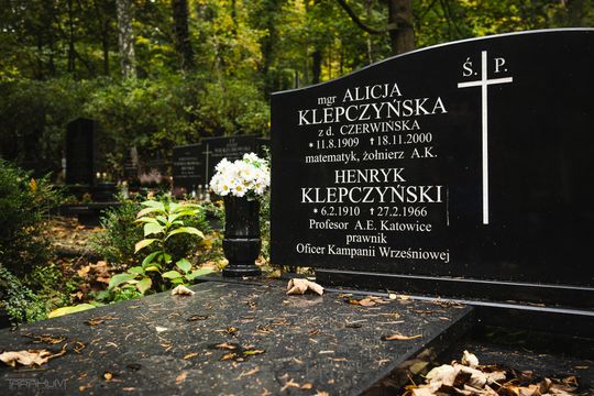 Znani, zasłużeni i niezapomniani. Odwiedzamy ich groby na gdańskich cmentarzach