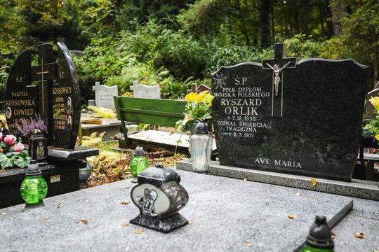 Znani, zasłużeni i niezapomniani. Odwiedzamy ich groby na gdańskich cmentarzach