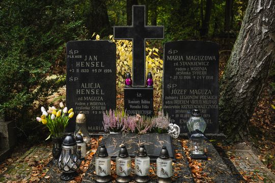 Znani, zasłużeni i niezapomniani. Odwiedzamy ich groby na gdańskich cmentarzach