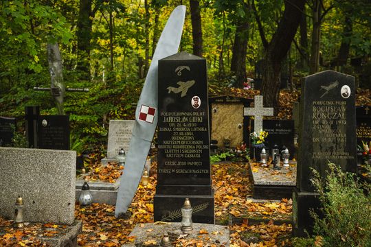 Znani, zasłużeni i niezapomniani. Odwiedzamy ich groby na gdańskich cmentarzach