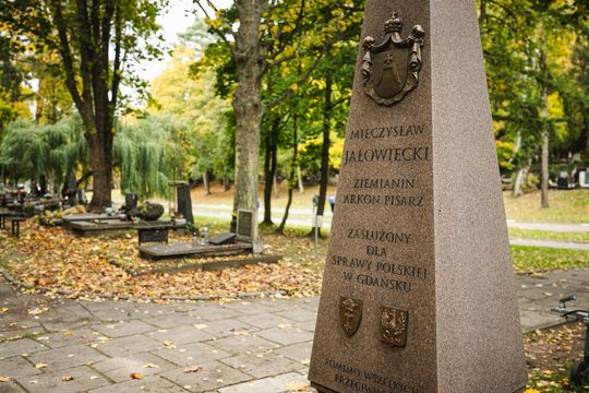 Znani, zasłużeni i niezapomniani. Odwiedzamy ich groby na gdańskich cmentarzach