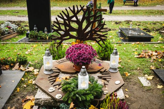 Znani, zasłużeni i niezapomniani. Odwiedzamy ich groby na gdańskich cmentarzach