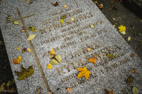 Znani, zasłużeni i niezapomniani. Odwiedzamy ich groby na gdańskich cmentarzach