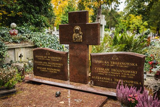 Znani, zasłużeni i niezapomniani. Odwiedzamy ich groby na gdańskich cmentarzach