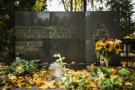 Znani, zasłużeni i niezapomniani. Odwiedzamy ich groby na gdańskich cmentarzach