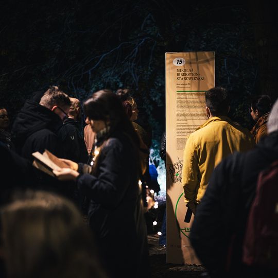 To siedemnasta edycja gdańskiego festiwalu sztuki współczesnej, która tym razem zdobiła dzielnicę Żabianka-Wejhera-Jelitkowo-Tysiąclecia.